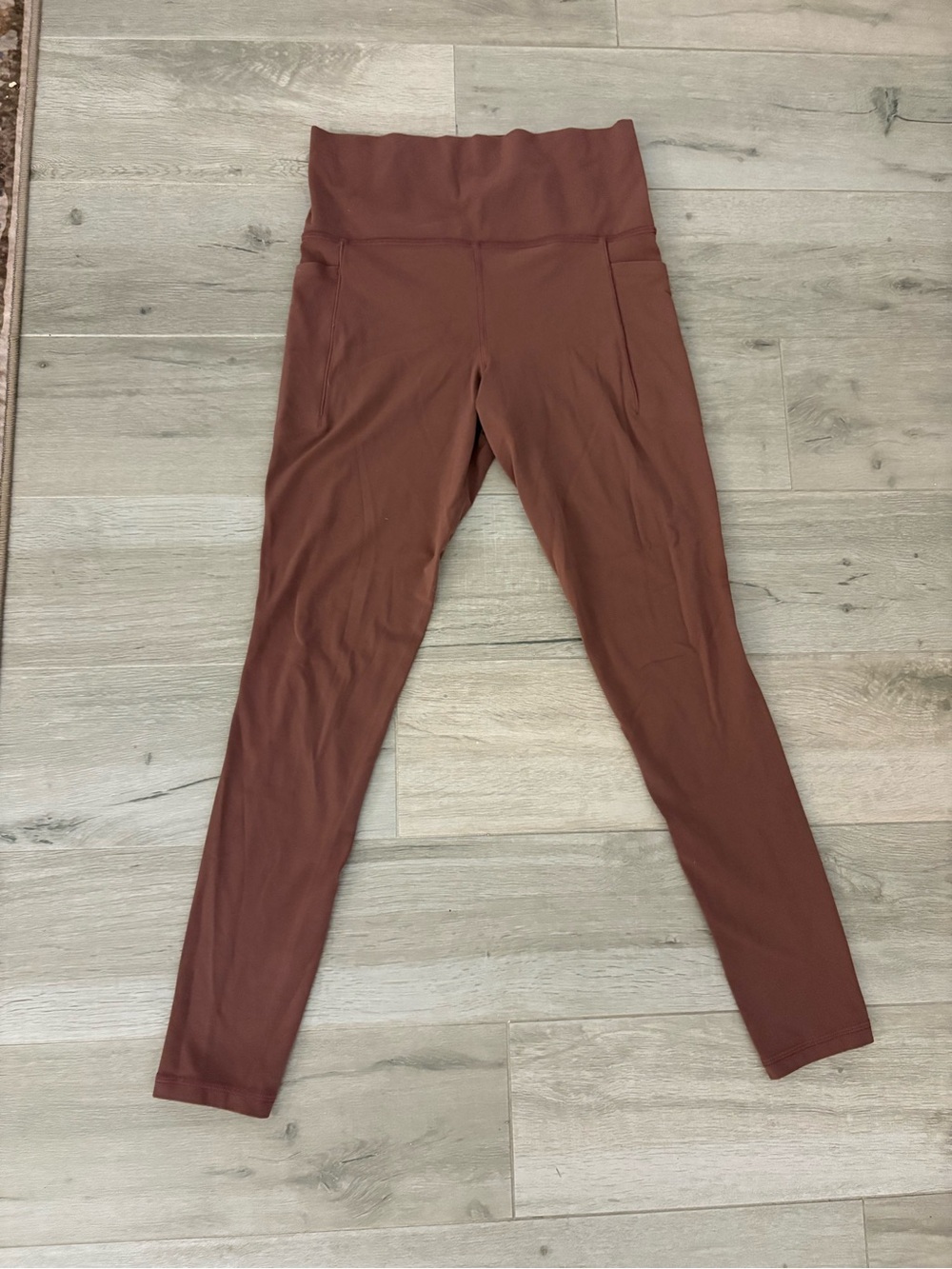 Athleta Salutation Stash Pocket II Tight Brown Leggings Small